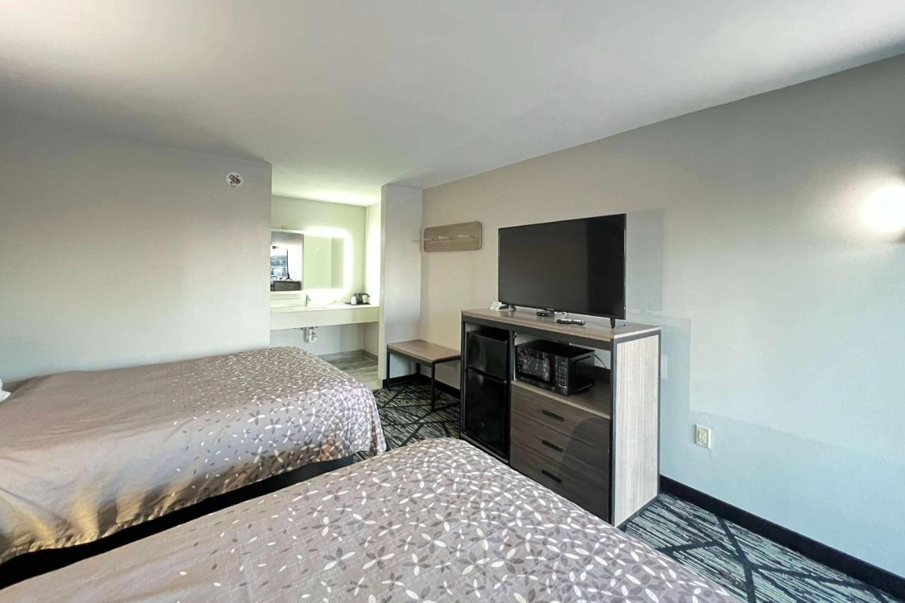 Super 8 By Wyndham Sulphur South מראה חיצוני תמונה